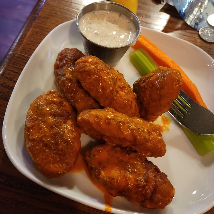 photo of Nateure’s Plate Buffalo Wings shared by @ecmc27 on  10 Aug 2021 - review