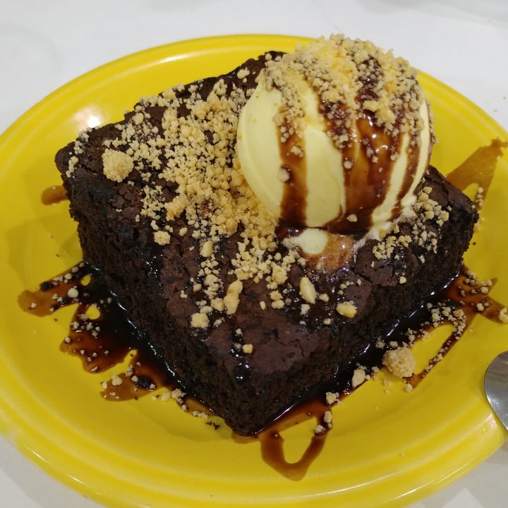 review photo of Loving Hut Microcentro Brownie con helado shared by @chocoamargo on 12 Oct 2021 - review