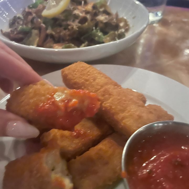 photo of Pura Vita Cashew Mozzarella Sticks shared by @lgerber77 on  08 Apr 2022 - review