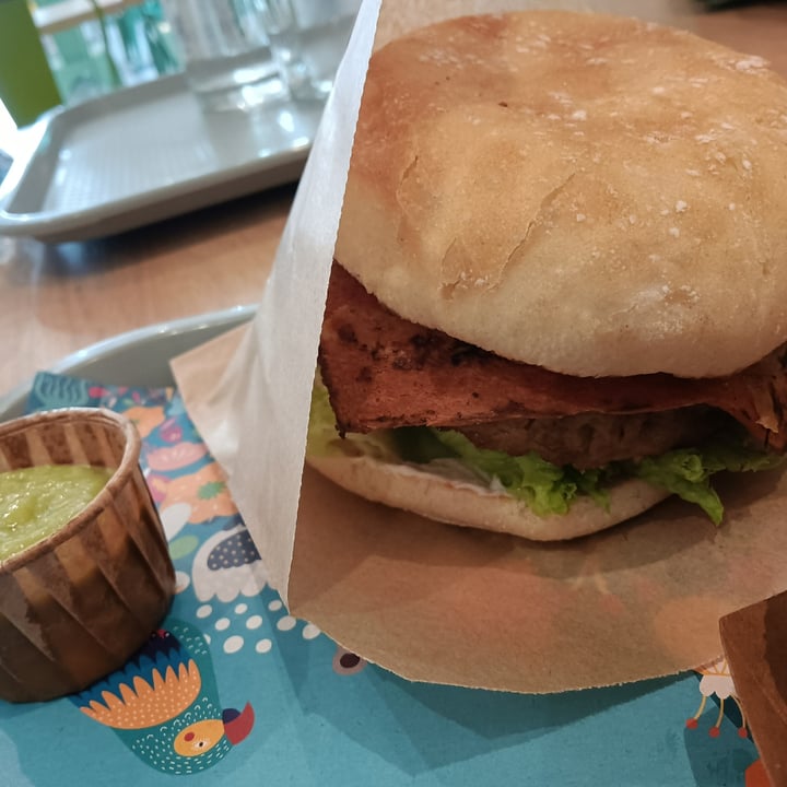 photo of Khambú Hamburguesa Clásica shared by @jjessijjessi on  20 Mar 2022 - review