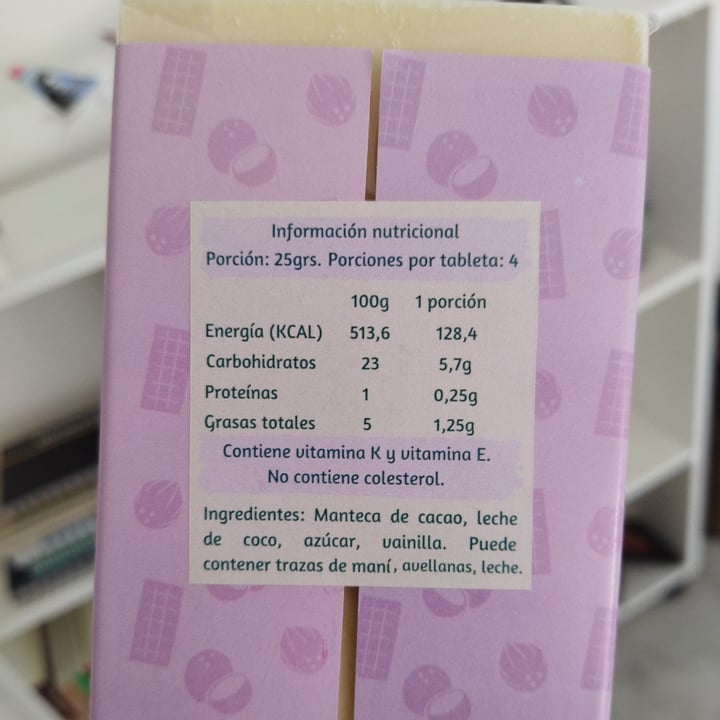 photo of Cocoa Plant Based Chocolate Blanco shared by @fabuchi on  29 Jun 2022 - review