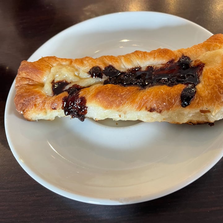 review photo of Hope Vegan Bar Facturas shared by @milidonate on 21 Dec 2021 - review