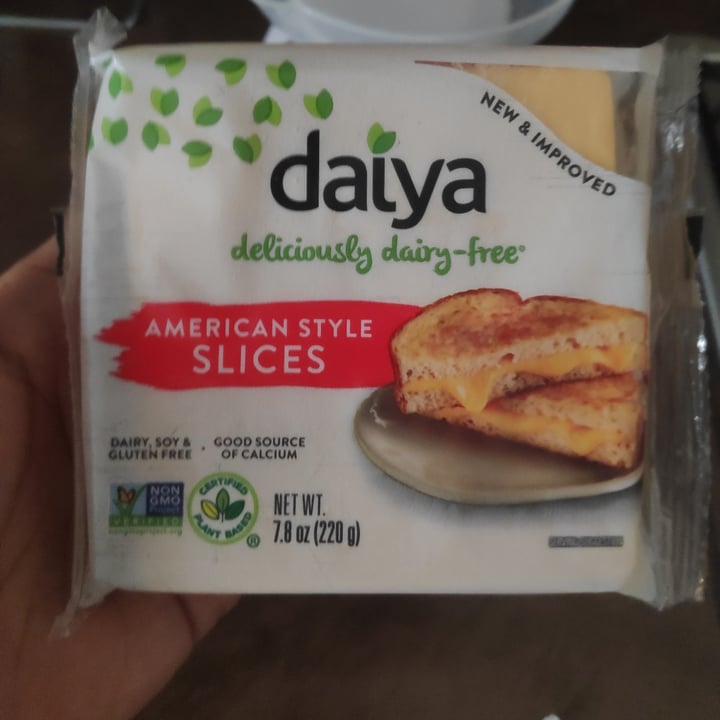 photo of Daiya American Style Slices shared by @urielmtz on  20 Aug 2022 - review