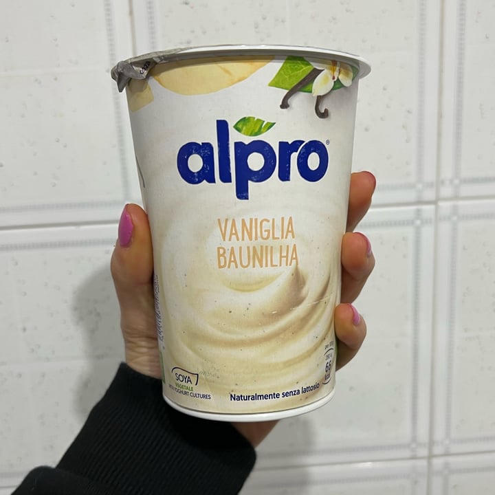 photo of Alpro Vaniglia Baunilha Yogurt shared by @francineveg on  19 Feb 2022 - review