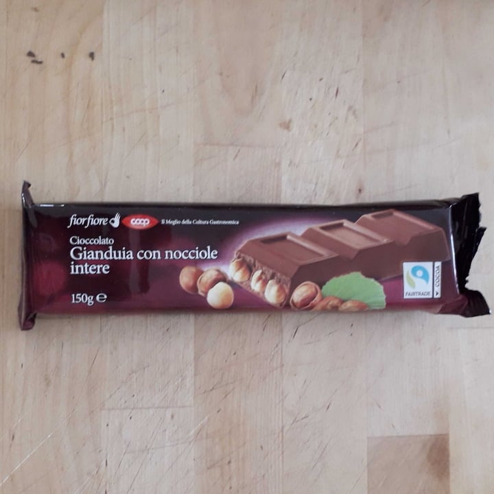 photo of Fior Fiore Coop Cioccolato gianduia con nocciole intere shared by @silvialaura on  04 Jun 2022 - review