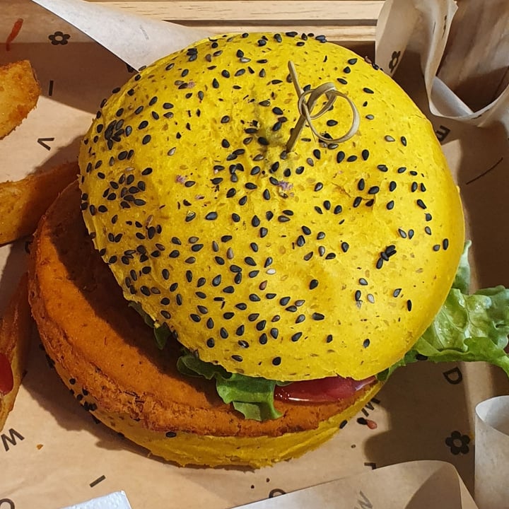 photo of Flower Burger funky cecio shared by @artuino on  19 Apr 2022 - review