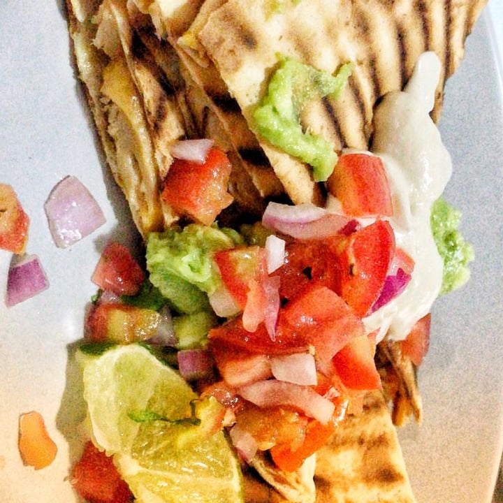 photo of Frutas Prohibidas Quesadillas veganas shared by @gabrielagimenez on  14 Jun 2020 - review