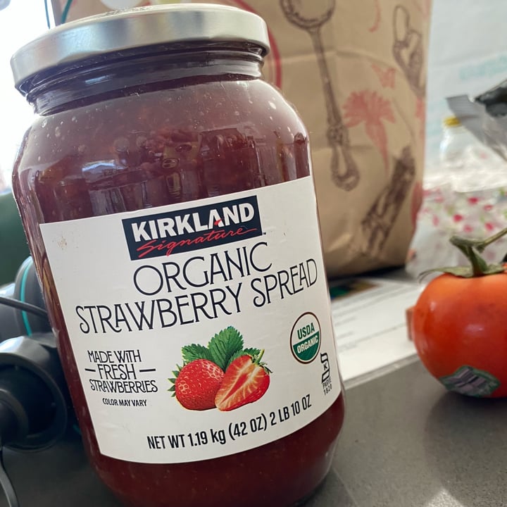 photo of Kirkland Signature Organic strawberry spread shared by @zoerooster on  28 Feb 2022 - review