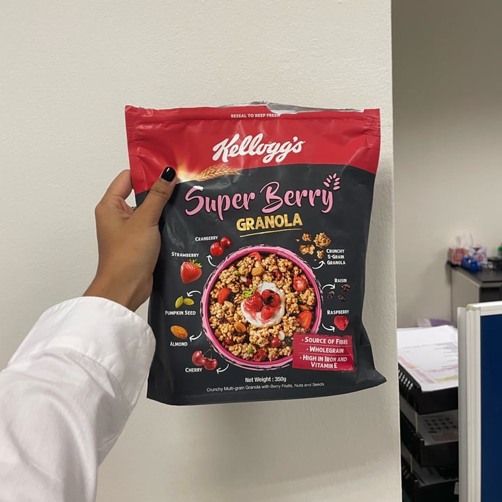 photo of Kellogg Super Berry Granola shared by @ilya444 on  16 Mar 2022 - review