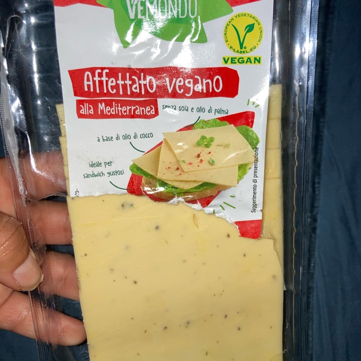 photo of Vemondo  Affettato vegano shared by @jessicalmeida on  24 Jun 2022 - review