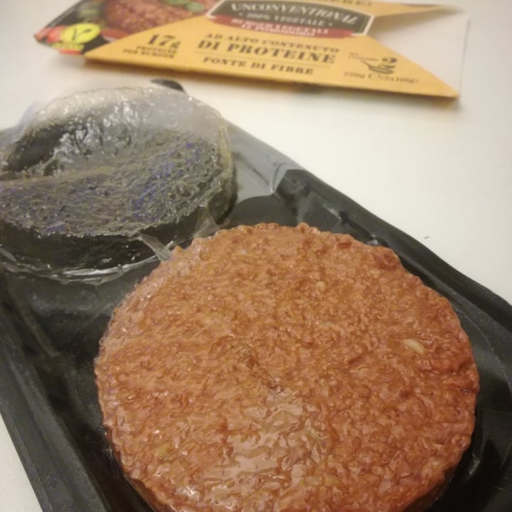 review photo of Unconventional Burger Vegetale Al Pomodoro - Tomato Burger shared by @yalla on 30 Jun 2022 - review