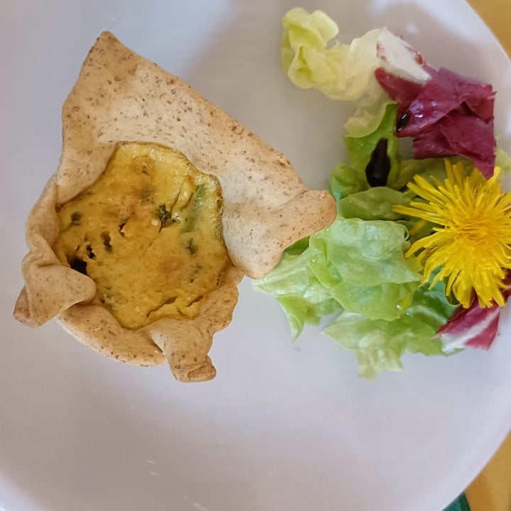 photo of Dulcamara Quiche Di Cipollotti E Panna Allo Zafferano shared by @lunamariacrocco on  04 Jun 2022 - review