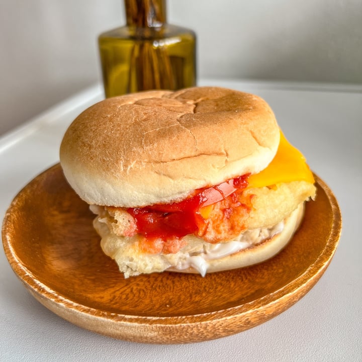 review photo of Everyday Vegan Pte. Ltd. Double fillet-no-fish Burger shared by @theherbivorefrog on 26 Aug 2022 - review
