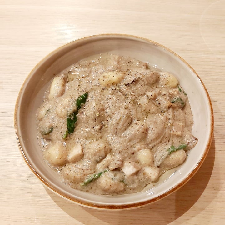 photo of WS Deli Experience Store Truffle Mushroom Gnocchi shared by @herbimetal on  01 Nov 2022 - review