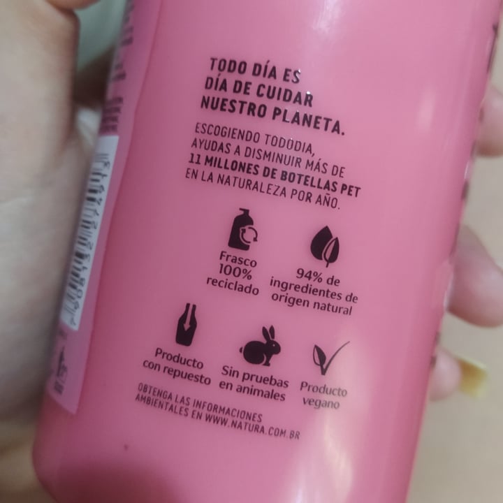 photo of Natura Crema corporal de frambuesa Y Pimienta Rosa shared by @navrronicole on  12 Dec 2020 - review