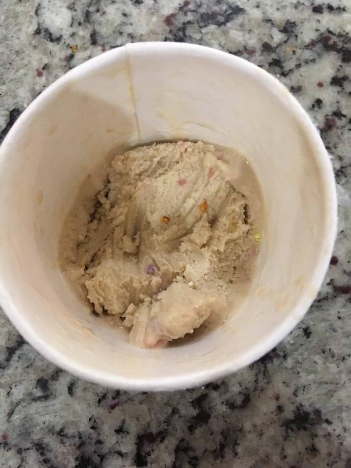 review photo of Halo Top Creamery Birthday Cake Dairy-free shared by @nubsoftheplants on 29 Jun 2019 - review