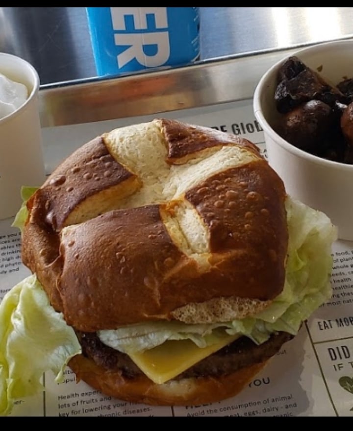 photo of Green Culture Itialian beyond burger shared by @davesveganadventures on  06 Apr 2020 - review