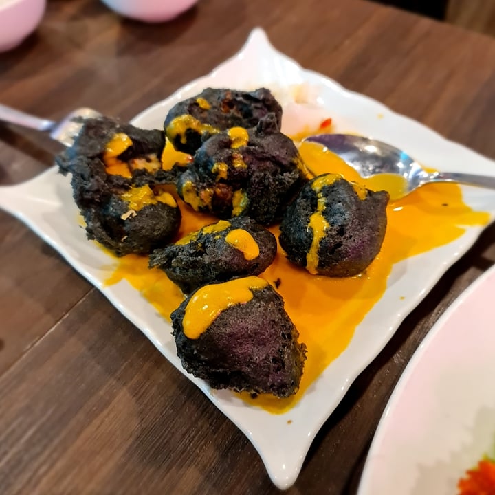 photo of New Fut Kai Vegetarian Restaurant Homemade bamboo charcoal black sesame tofu with pumpkin sauce shared by @parismelody on  21 Jul 2022 - review