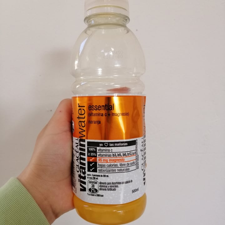 review photo of Glaceau Vitamin Water Naranja Vitamin Water shared by @libertadh on 21 Sep 2021 - review