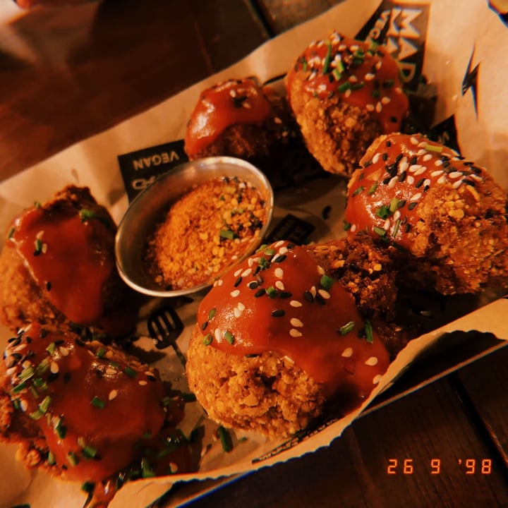 photo of Mad Mad Vegan Homemade Buffalo Coli Wings shared by @lauraynico on  27 Sep 2021 - review