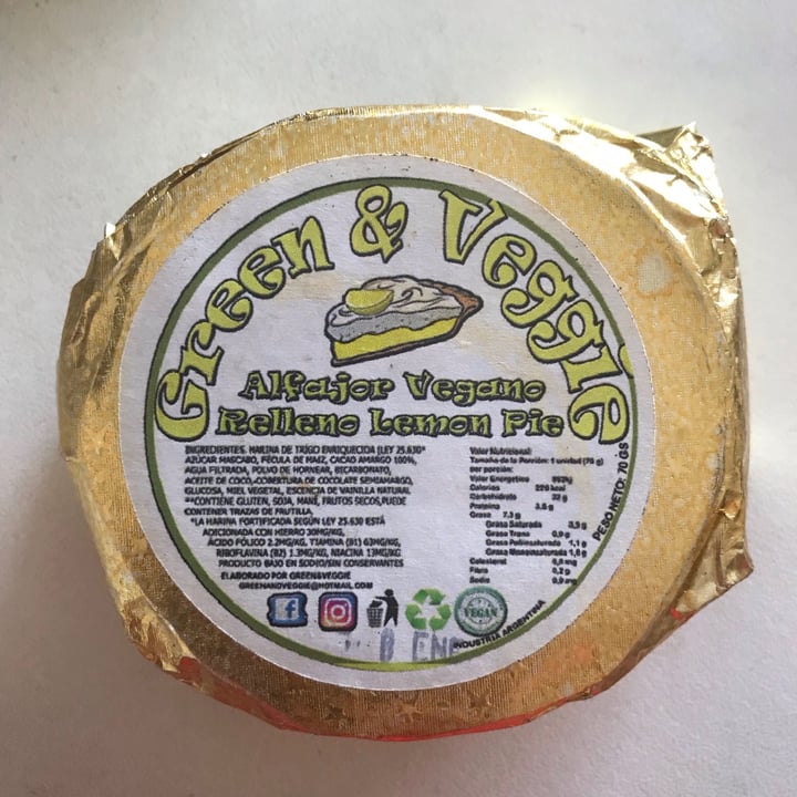 photo of Green & Veggie Alfajor Vegano relleno Lemon Pie shared by @aluhcibag84 on  10 Nov 2020 - review