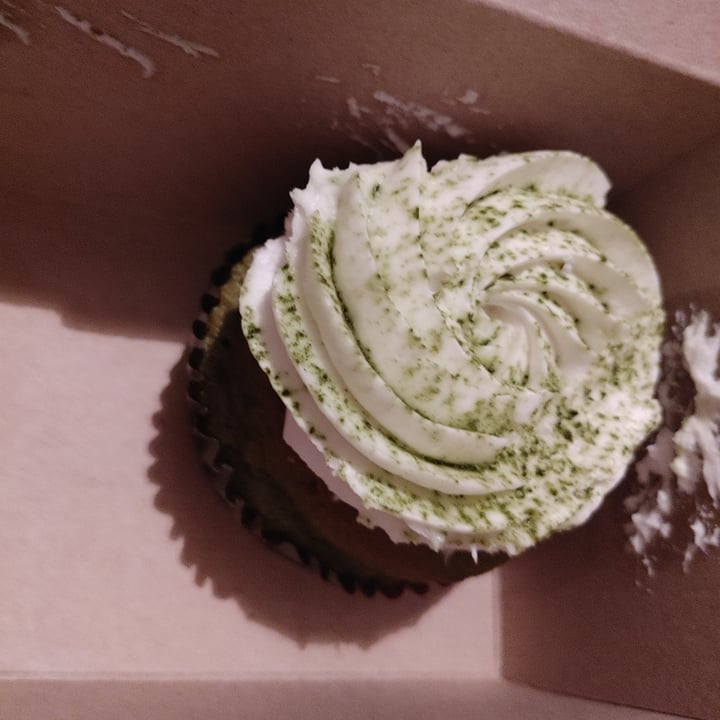 photo of Bunner's Bakeshop Matcha cupcake shared by @romeoluv1 on  11 Jun 2021 - review
