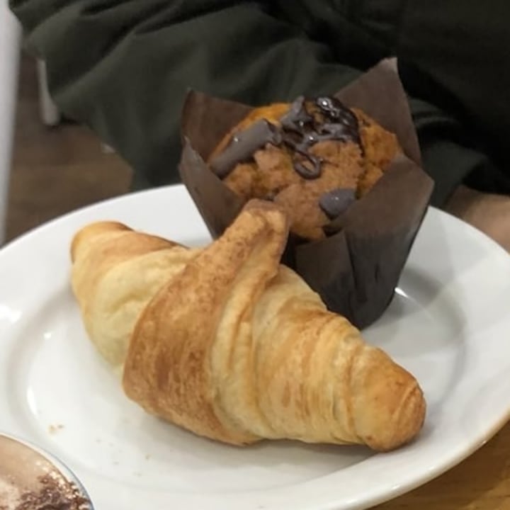 photo of Cloud Cakes Croissant shared by @soniabbb on  04 Dec 2021 - review