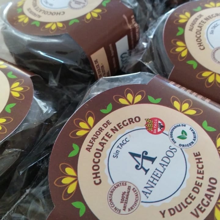 photo of Anhelados alfajores veganos shared by @aldananu on  28 Oct 2022 - review