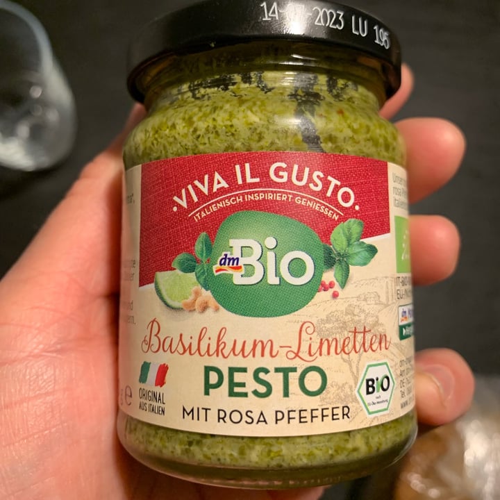 photo of dmBio Pesto Basilikum und Limette shared by @veggie-slayer on  19 Sep 2021 - review