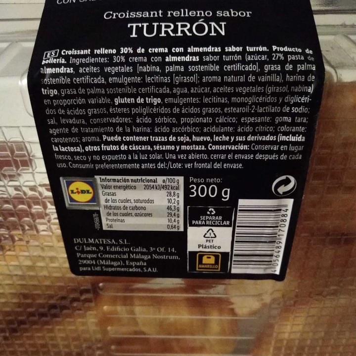 photo of Lidl Deluxe Croissant relleno sabor Turrón shared by @jeimsvera on  13 Oct 2022 - review