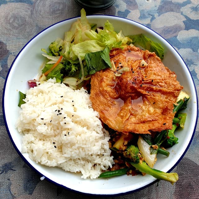 Photo du plat “Kao Phad Grapau”