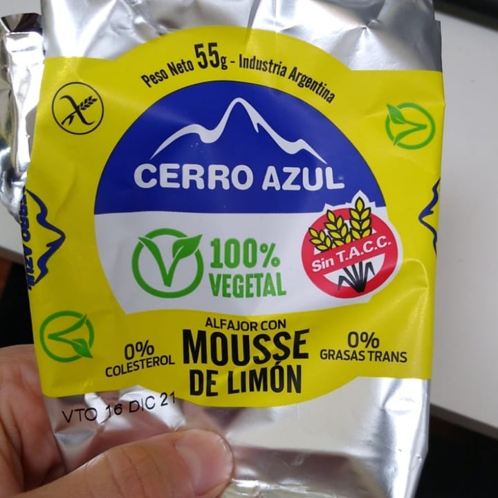 photo of Cerro Azul Alfajor con Mousse de Limón shared by @luciamilici1 on  06 Oct 2021 - review