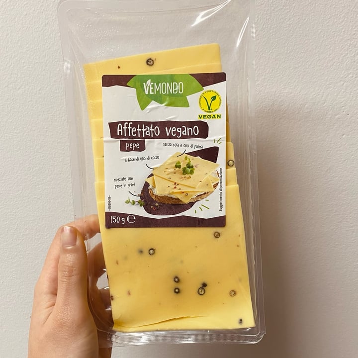 review photo of Vemondo Affettato Vegano Pepe shared by @isabelbii on 18 May 2022 - review