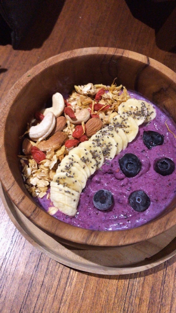 photo of Burgreens Menteng Moonlight Berry Bowl shared by @auralins on  20 Dec 2019 - review