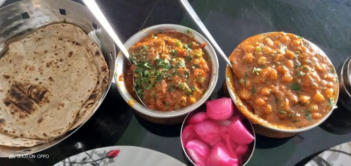 photo of OYO 36440 Hotel Rajshree Mushroom Masala, Chana and Plain Roti shared by @anitasharma8918 on  28 Jan 2020 - review