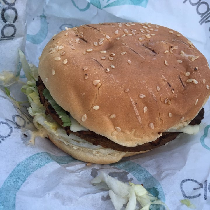 photo of Odd burger Famous Burger shared by @sara18 on  17 Oct 2020 - review