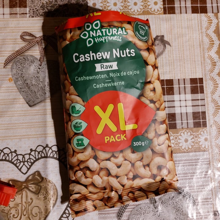 photo of Natural Happiness cashew nuts raw shared by @violaveg on  16 Nov 2022 - review