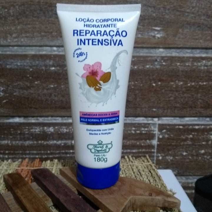 review photo of Flores & Vegetais Loção Corporal Hidratante Reparação Intesiva shared by @cbassi2022 on 29 Nov 2022 - review
