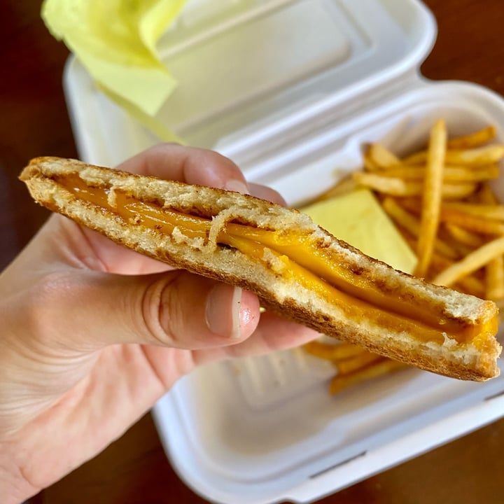 photo of Native Foods Café Kids Grilled Cheese shared by @curvycarbivore on  17 Aug 2022 - review