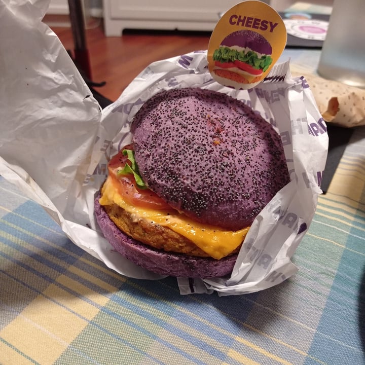 photo of Flower Burger purple cheesy shared by @spanish-girl-inmilan on  04 Nov 2022 - review