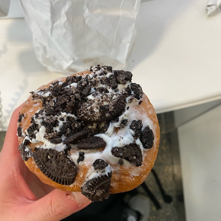 photo of Donut Run Cookies n cream donut shared by @jackz95 on  09 Dec 2021 - review