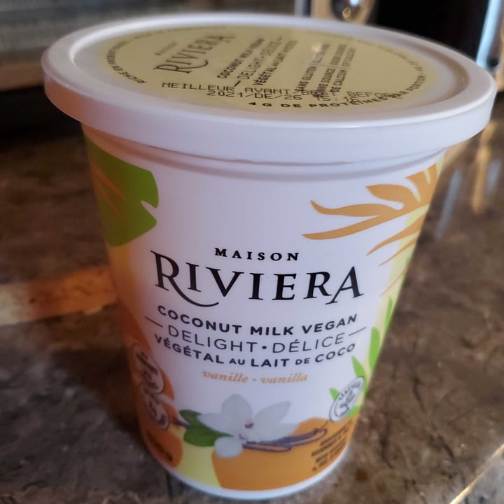 photo of Maison Riviera Coconut Milk vegan Yogurt Vanilla shared by @galadrielp on  25 Nov 2021 - review