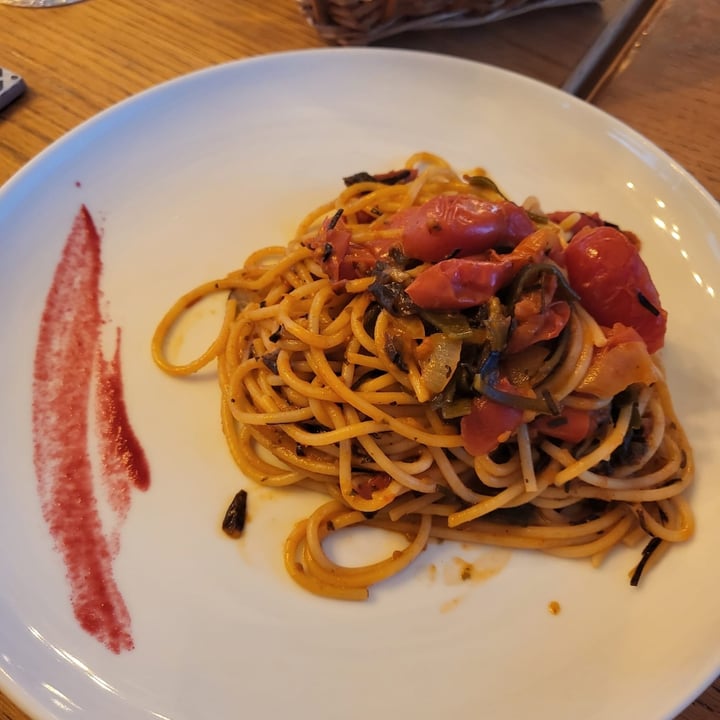 photo of Samsara e Volta Rossa Spaghetti di grano duro con pomodorini Piccadily al profumo di mareb con alghe Arame, Doulce e Kombu shared by @alis95 on  10 Jul 2022 - review