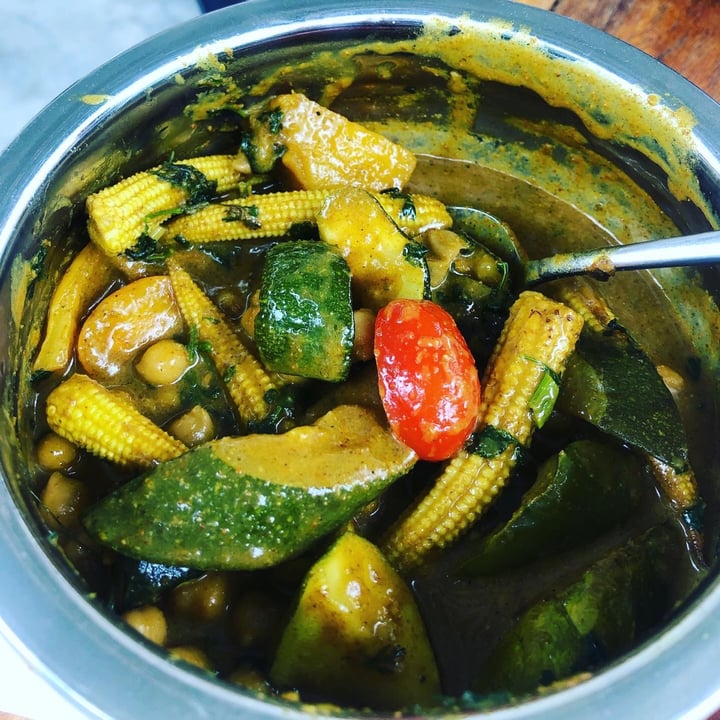 photo of Bay Leaf & Thyme Vegan curry shared by @heidsm on  15 Jan 2022 - review