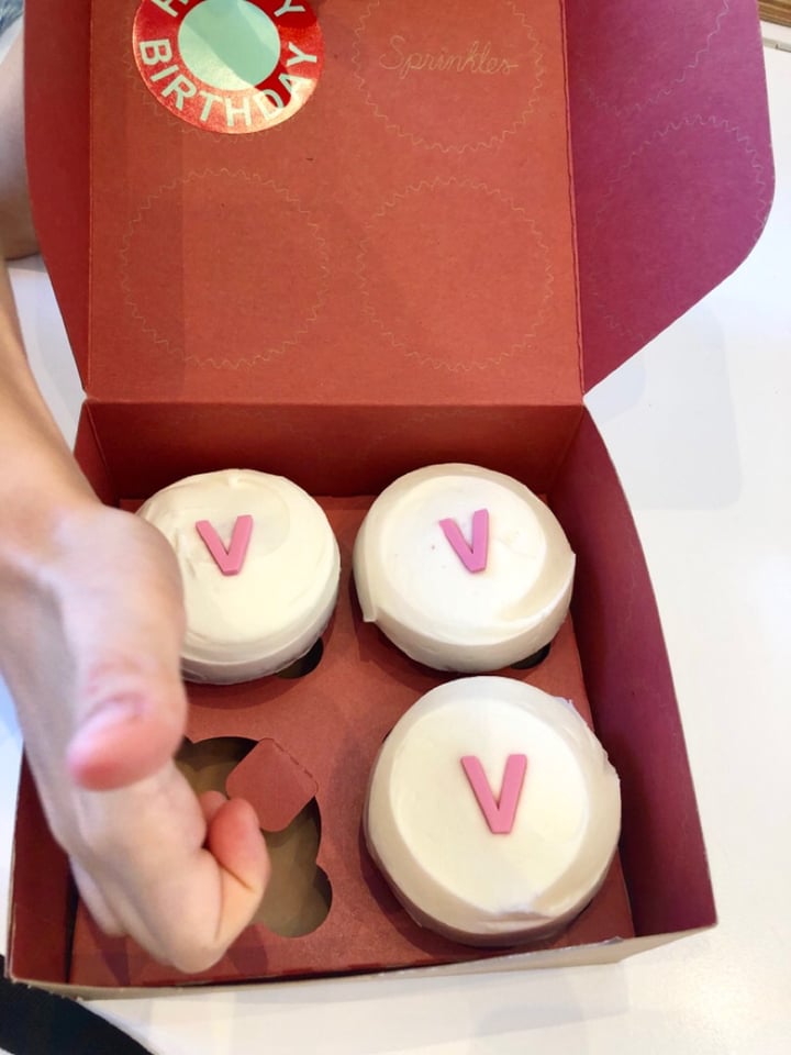 review photo of Sprinkles Cupcakes Vegan Red Velvet Cupcake shared by @s1224 on 05 Aug 2019 - review