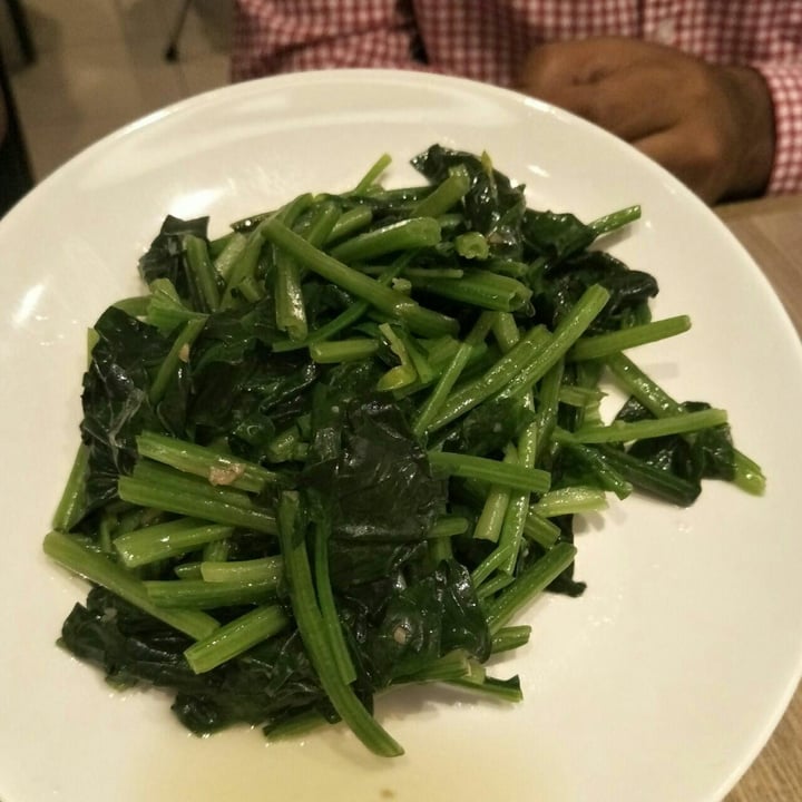 photo of Din Tai Fung Stir-fried Spinach with Garlic shared by @lou on  31 Aug 2018 - review