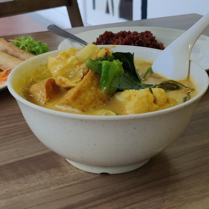 photo of Jai Thai Vegetarian Red Curry shared by @mansiv on  18 Oct 2020 - review