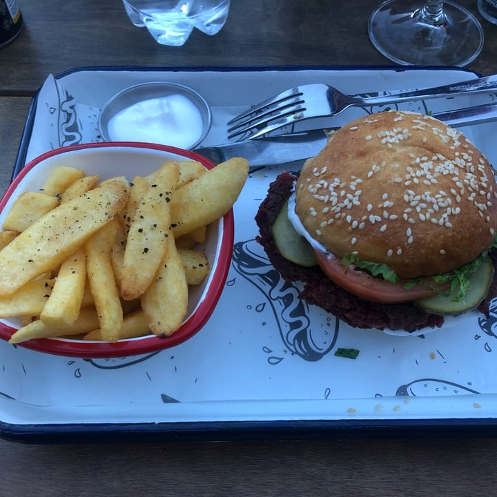 photo of Aegir Project Brewery vegan burger shared by @leighclare29 on  25 Jun 2022 - review