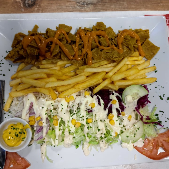 photo of Pizzeria-Kebab Monte Ararat (Vegano / Vegetariano) Comer piatto shared by @mayaivo81 on  19 Jul 2021 - review