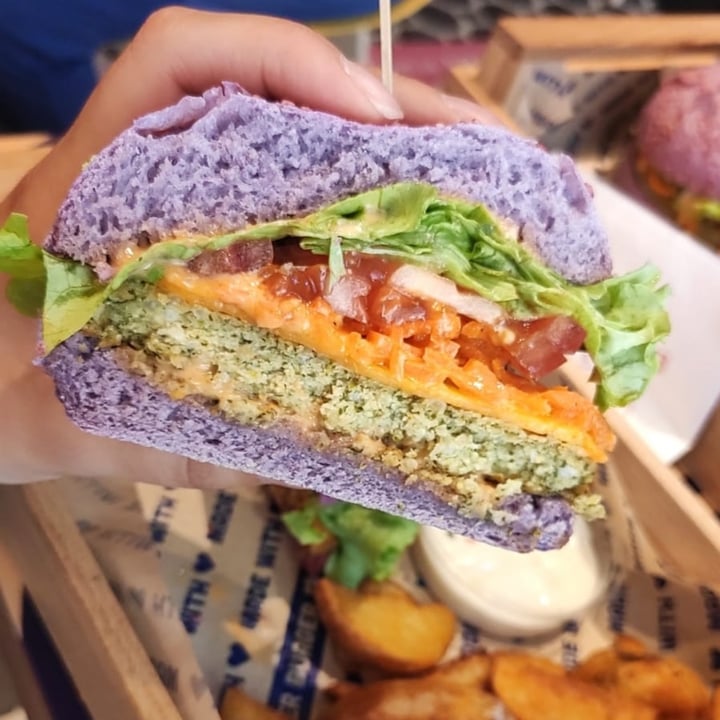 photo of Flower Burger butterfly burger shared by @fedes on  16 Jun 2022 - review
